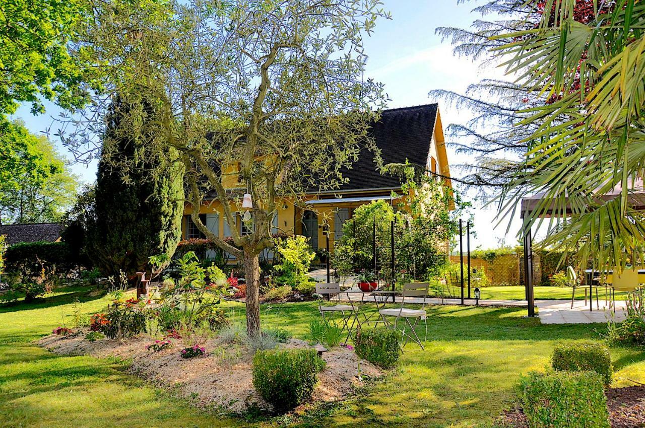 Bed and Breakfast Au Jardin De Lisa Cherreau Esterno foto