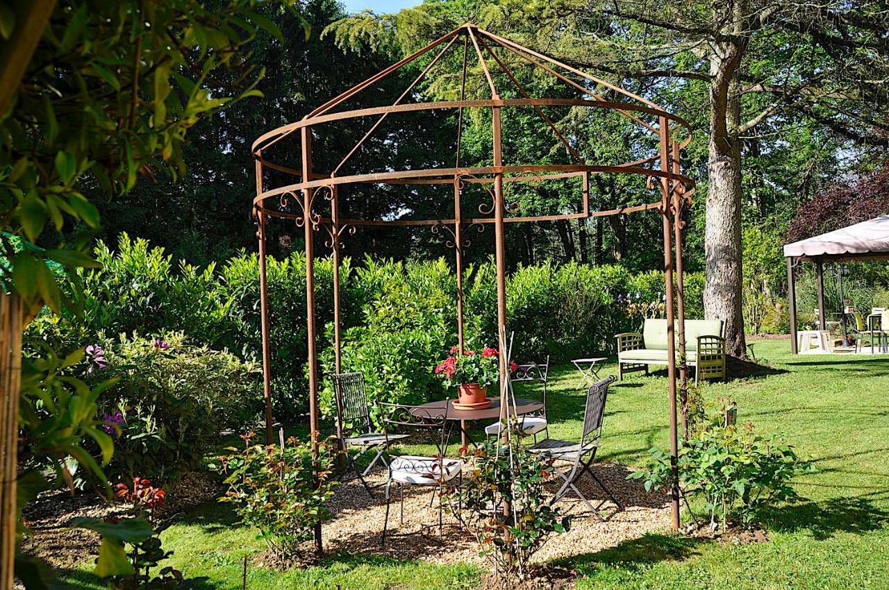 Bed and Breakfast Au Jardin De Lisa Cherreau Esterno foto